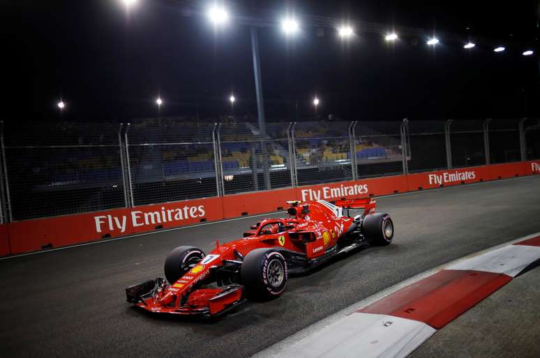 Kimi Raikkonen, da Ferrari, durante treino livre para GP de Cingapura de F1 14/09/2018  REUTERS/Kim Hong-Ji