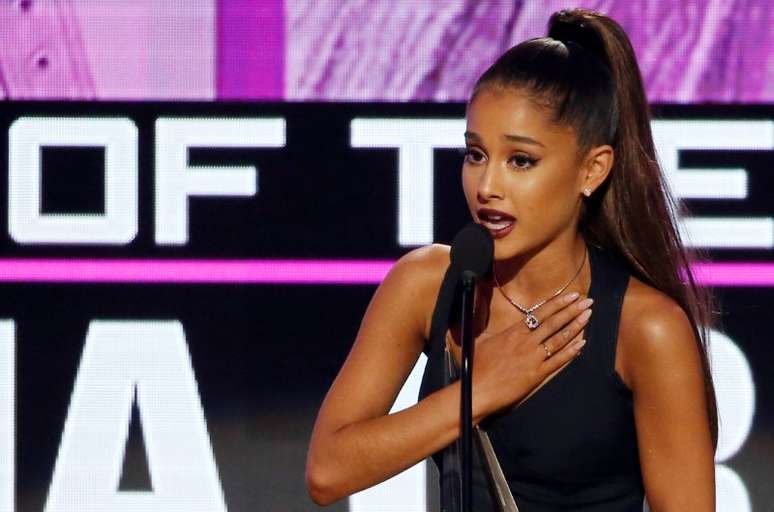 Ariana Grande no American Music Awards em Los Angeles
 20/11/2016    REUTERS/Mario Anzuoni