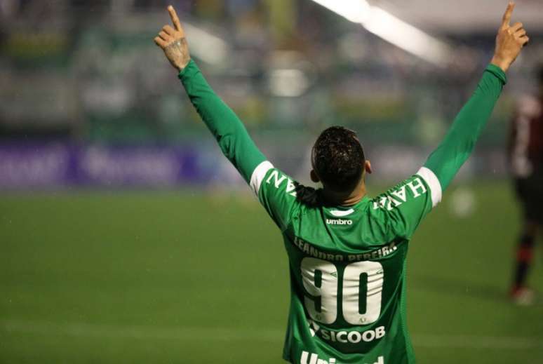 Autor do gol da vitória, Leandro Pereira atribui bom resultado a união do time de Chapecó (Foto: Sirli Freitas/Chapecoense)