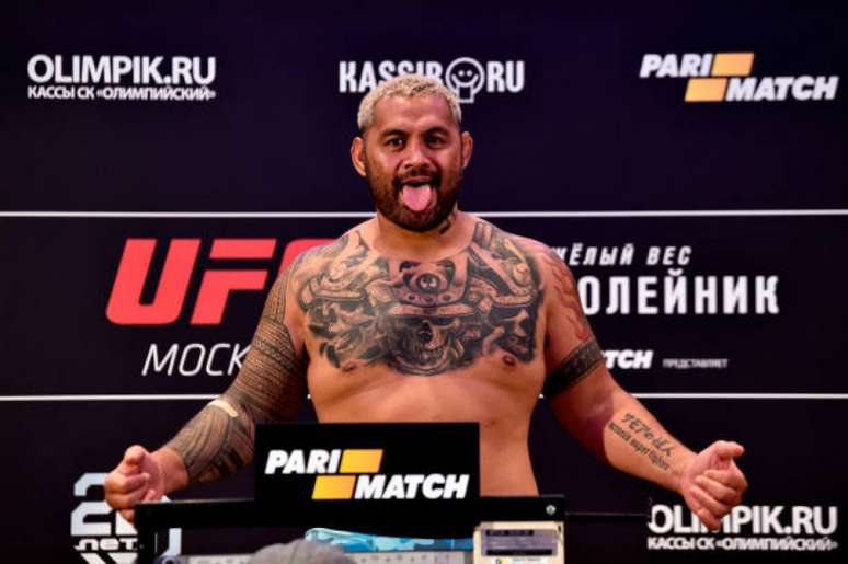 Mark Hunt bateu o peso e confirmou seu duelo contra o russo Alexey Oleinik, neste sábado (Foto: Getty Images)