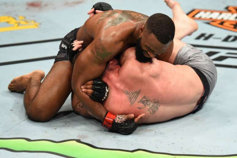 Tyron Woodley finalizou Till e ultrapassou Demetrious Johnson no ranking peso-por-peso (Foto Getty Images / UFC)