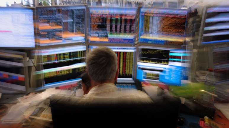 Na zona do euro, diversos bancos e governos tamb&eacute;m precisaram de resgate externo