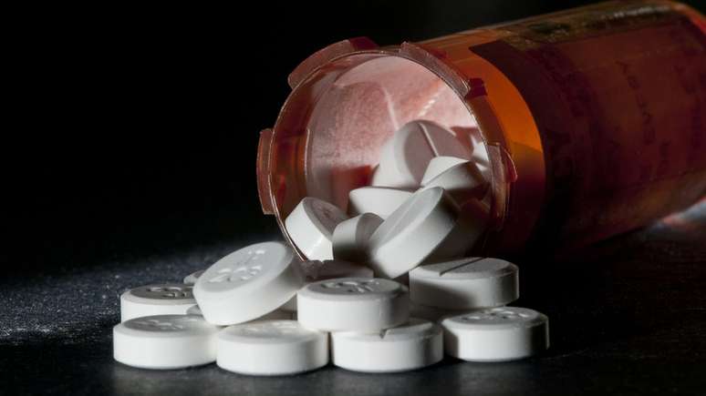 Nas últimas duas décadas, analgésicos de opioides foram massivamente receitados por médicos para a população americana
