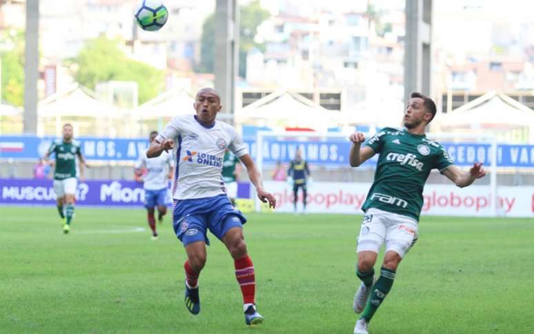 Bahia sai na frente no placar, mas Palmeiras busca o empate no segundo tempo (Foto: Tiago Caldas/Fotoarena)