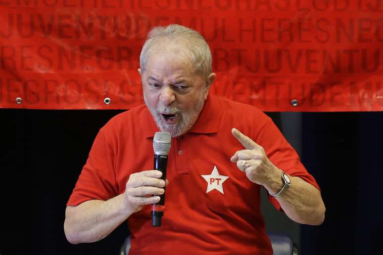 TRE proíbe deputados petistas de usarem &#039;Lula presidente&#039; em propaganda