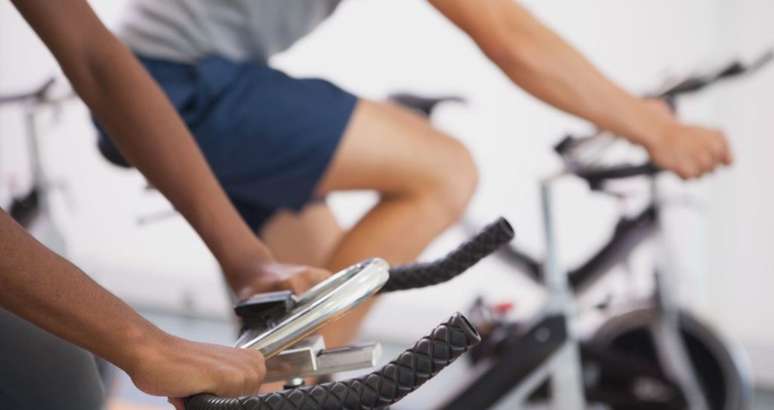 2. AJUDA A REGULAR A PRESSÃO ARTERIAL: pedalar com frequência ajuda a tonificar as veias e melhora os movimentos, o que contribui para a redução da pressão arterial, diminuindo os riscos de doenças cardíacas. |
