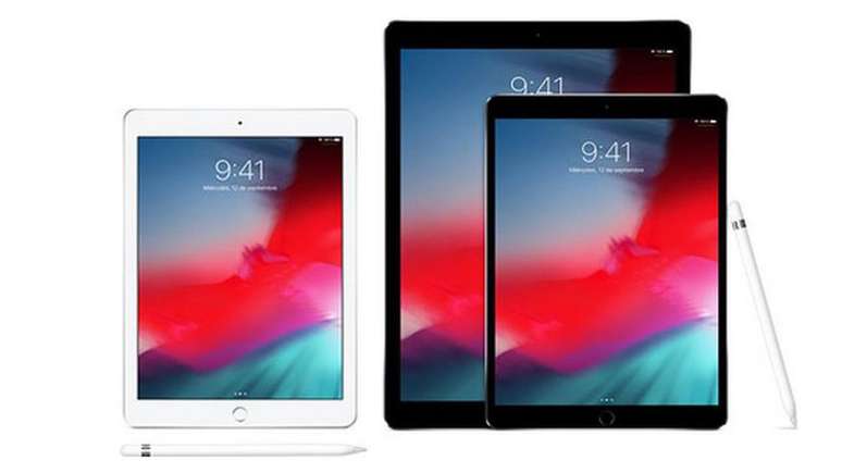 iPads, iPhones e Macs aparecem com o mesmo horário nas telas em todas as imagens publicitárias