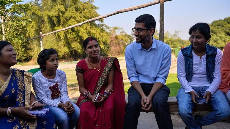 O CEO do Google, Sundar Pichai, fez várias reuniões na Índia sobre acesso à internet