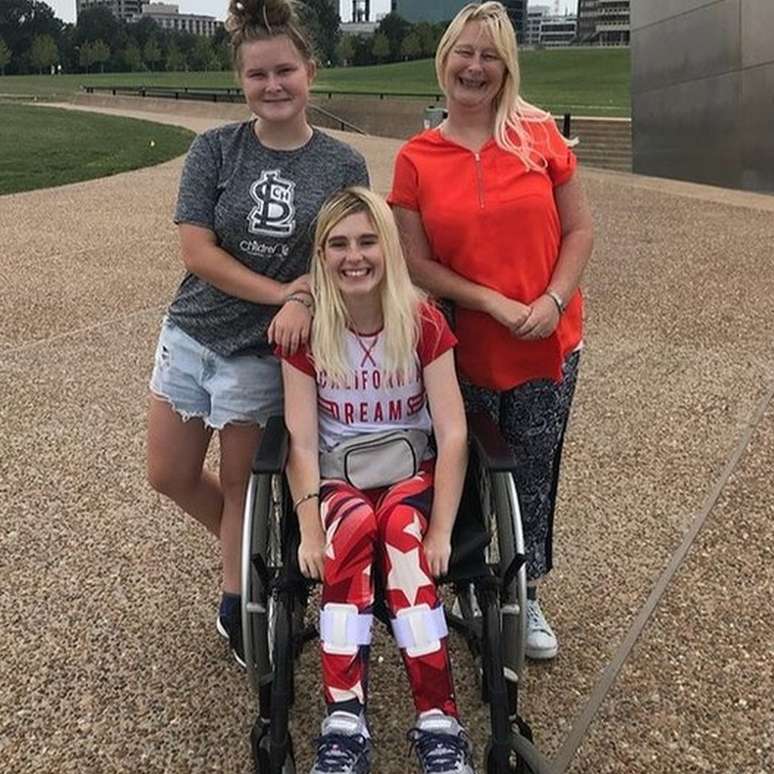 Jade Owen usa cadeira de rodas desde os 11 anos