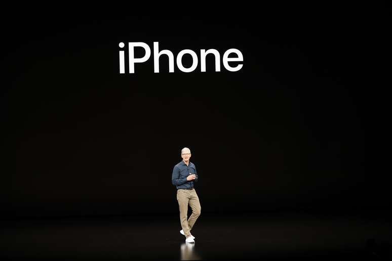 Tim Cook, presidente-executivo da Apple, fala durante apresentação da nova linha de produtos da empresa, em Cupertino 12/09/2018. REUTERS/Stephen Lam