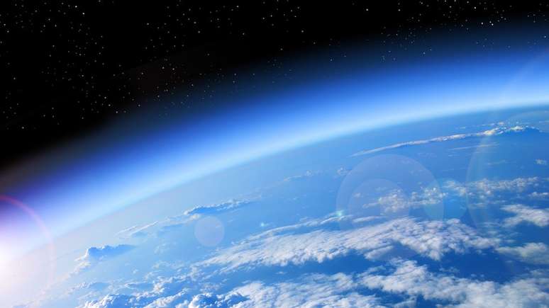O Protocolo de Montreal proibiu o uso de certas substâncias para proteger a camada de ozônio, vital para conter a radiação ultravioleta
