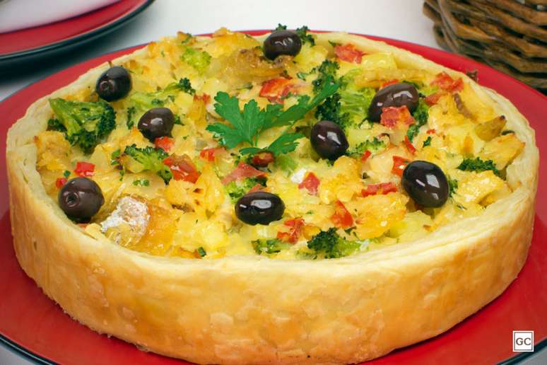 Torta de bacalhau com legumes