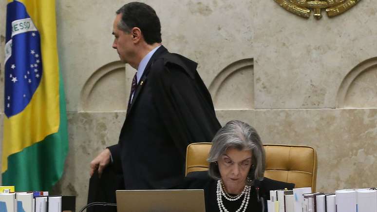 Decisão dos ministros Barroso e Cármem Lúcia, do STF, suspendeu o perdão coletivo a diversos presos, incluindo alvos da Lava Jato
