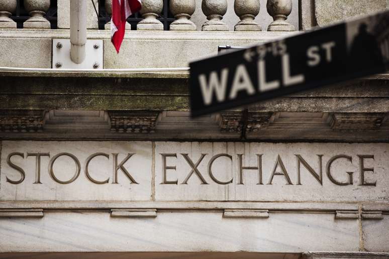 Bolsa de Nova York, em Wall Street. 8/05/2013. REUTERS/Lucas Jackson.