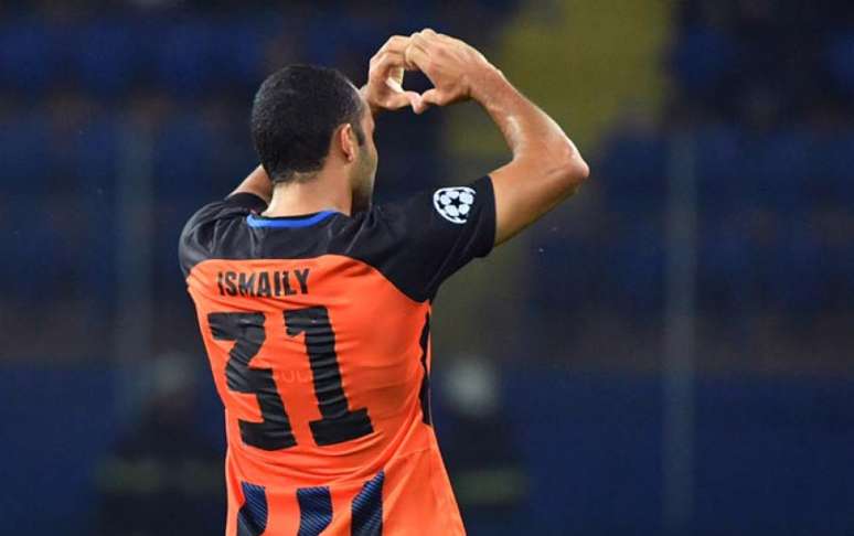 Ismaily fez o primeiro gol do Shakhtar na partida (Foto: Sergei Supinski / AFP)