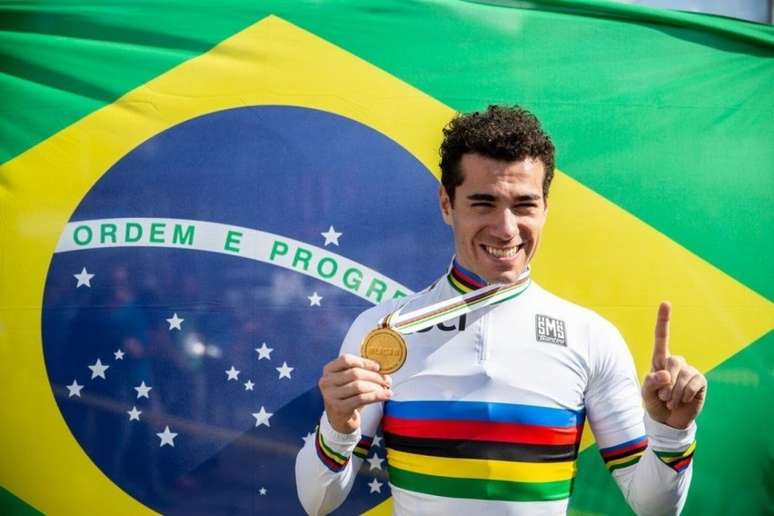 Brasileiro conquistou o título mundial de Mountain Bike no último sábado (Foto: Divulgação)