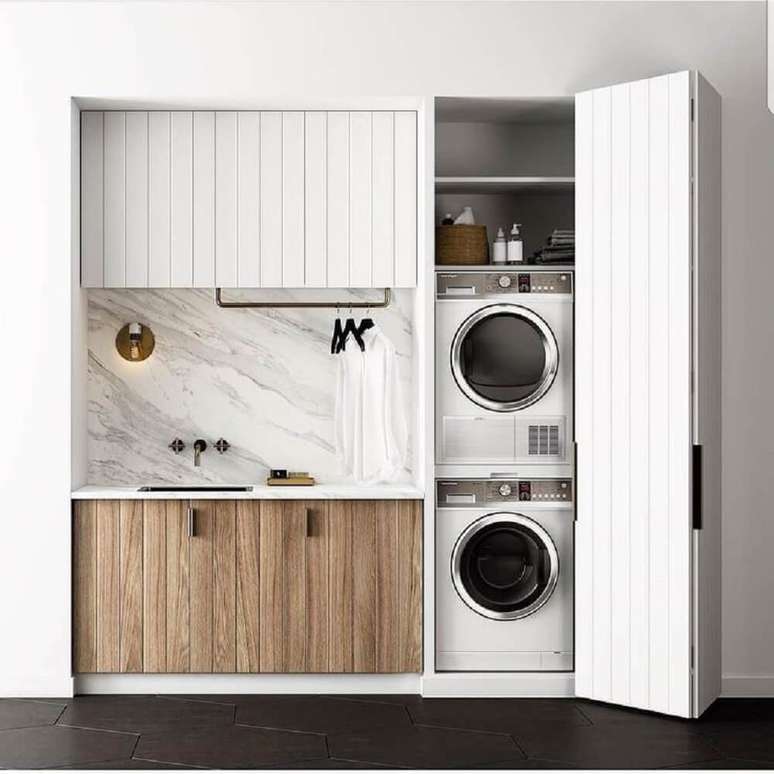 2. Invista em projetos de lavanderia pequena planejada para melhor utilização do espaço compacto – Foto: Pinterest