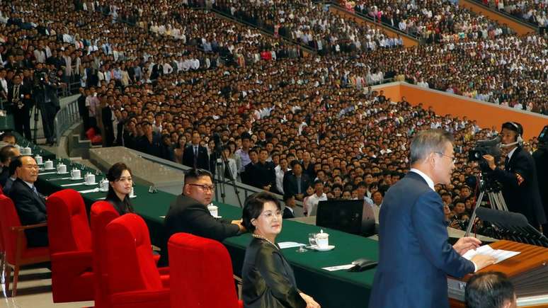 Em discurso, Moon Jae-in sugeriu que os dois pa&iacute;ses caminhem em dire&ccedil;&atilde;o a um 'novo futuro juntos'
