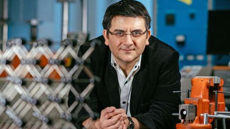 Cem Tasan est&aacute; investigando metais contendo estruturas que podem resistir ao aparecimento de pequenas fissuras