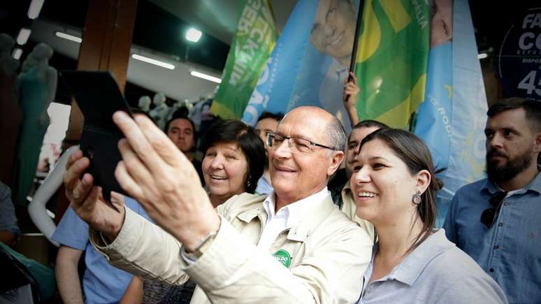 Alckmin durante campanha em São Paulo - candidato perde para Bolsonaro no seu próprio reduto