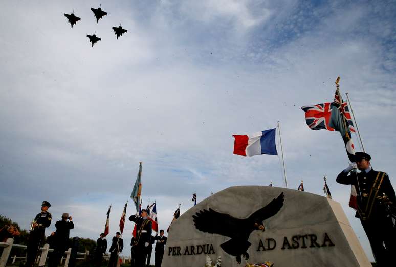 Caças franceses Rafale durante comemoração do centenário da Real Força Aérea na França
20/09/2018 REUTERS/Pascal Rossignol 