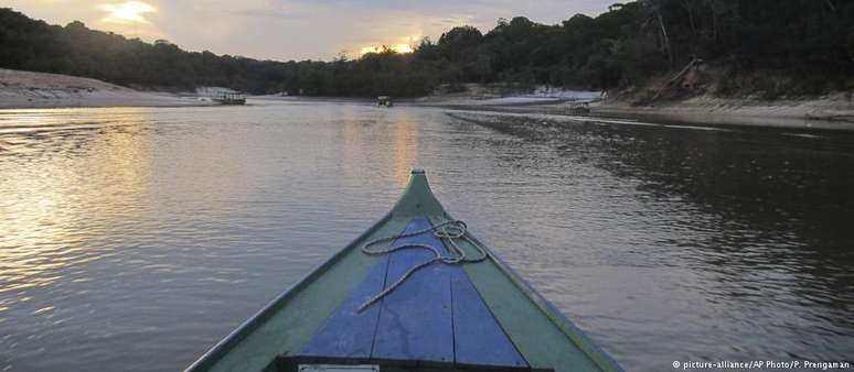 Inundações no rio Amazonas causam danos econômicos e trazem doenças 