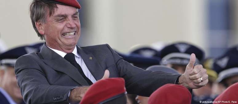 "Além de suas visões não liberais, Bolsonaro tem uma admiração preocupante pela ditadura", afirma o texto