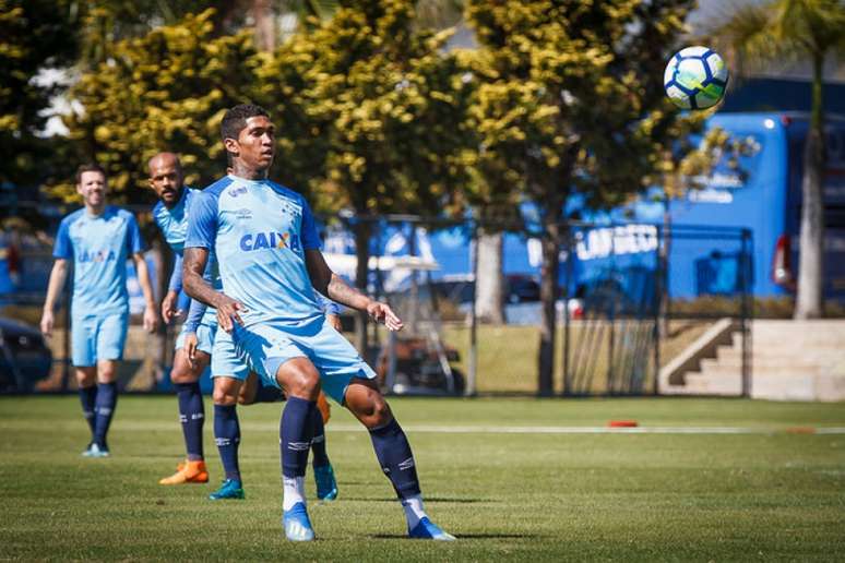 Raniel pode ser uma das novidades da Raposa contra o Peixe- (Foto: Vinnicius Silva / Cruzeiro)