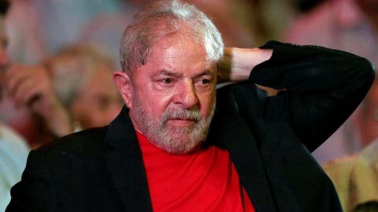 Chomsky defende que Lula concorra às eleições
