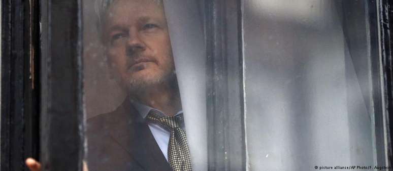 Assange está refugiado desde 2010 na embaixada do Equador em Londres