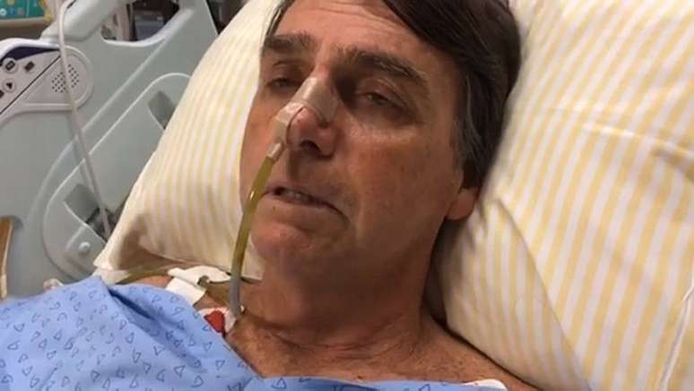 Candidato do PSL à Presidência, Jair Bolsonaro fez transmissão ao vivo em sua página do Facebook, do Hospital Albert Einstein, onde está internado desde o dia 7 de setembro. 