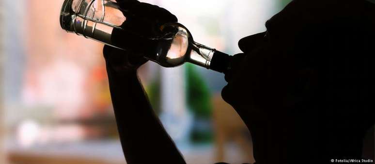 O consumo de álcool está associado a mais de 200 problemas de saúde e deixa as pessoas mais vulneráveis a doenças
