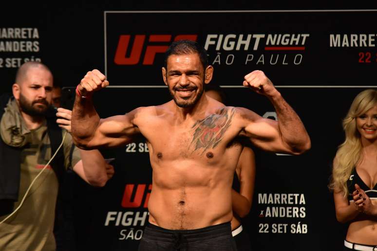 Rogério Minotouro na pesagem do UFC Fight Night Marreta X Anders