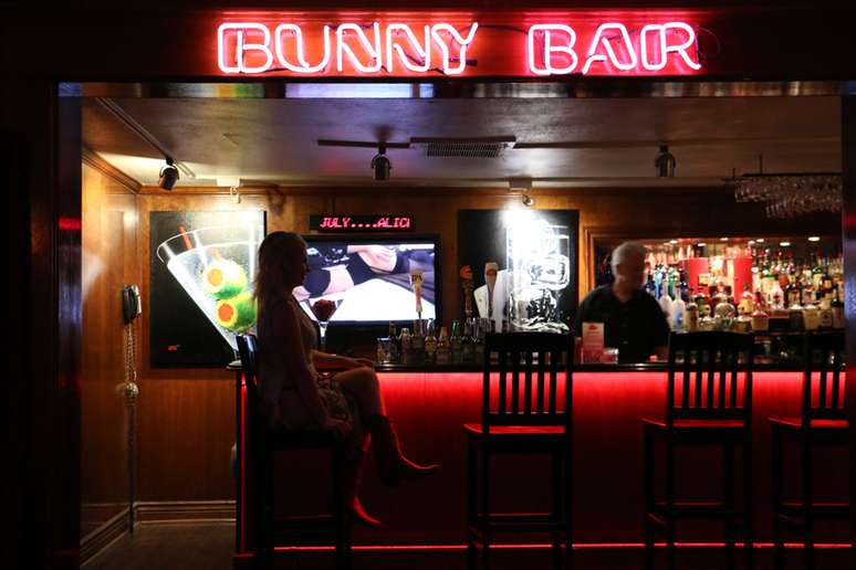 O bar do Bunny Ranch, onde as prostitutas se apresentam aos clientes