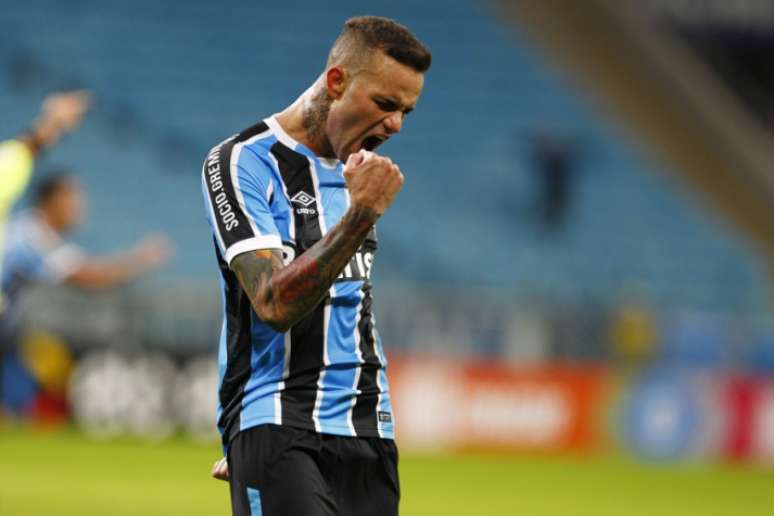 Luan celebra seu gol contra a Ponte Preta (Foto: Lucas Uebel/Grêmio)