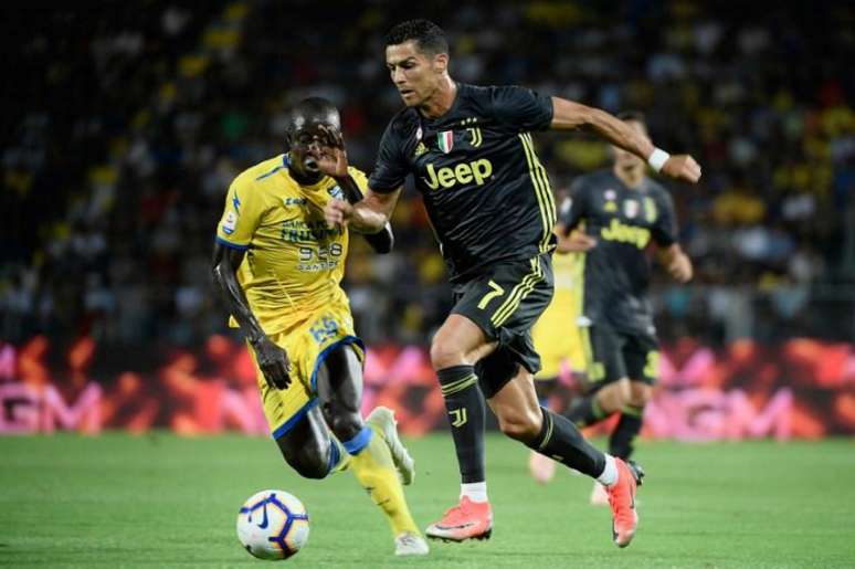 Juventus sofre, mas Cristiano Ronaldo garante a vitória sobre o Frosinone (Foto: FILIPPO MONTEFORTE / AFP)