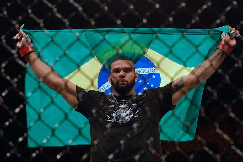 Thiago Marreta venceu o norte-americano Eryk Anders em três rounds