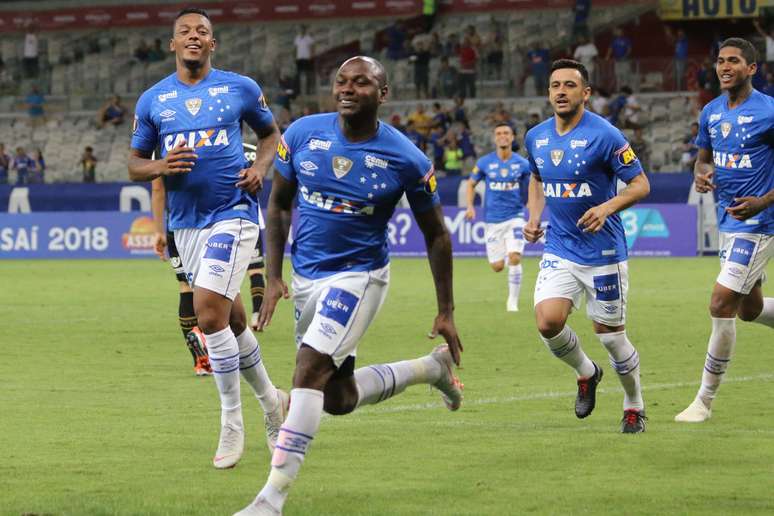 Sassá marcou o primeiro gol do Cruzeiro