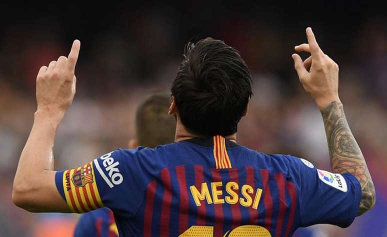 Messi pode ser ultrapassado por CR7 em prêmios de melhor do mundo por temporada (Foto: Lluis Gene / AFP)