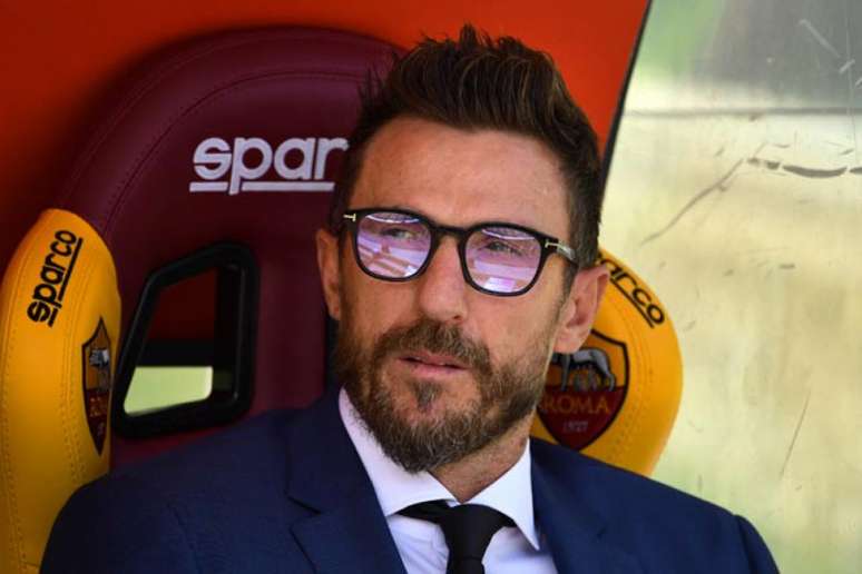 Eusebio Di Francesco não faz um início de temporada bom à frente da Roma (Foto: Alberto Pizzoli / AFP)