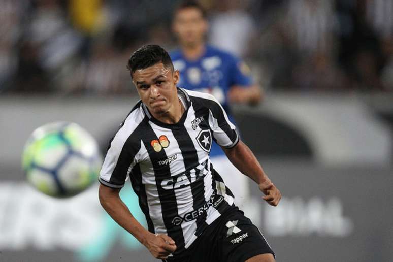 Erik marcou seu primeiro gol com a camisa do Botafogo contra o Vitória (Foto: Vitor Silva/SS Press/Botafogo)