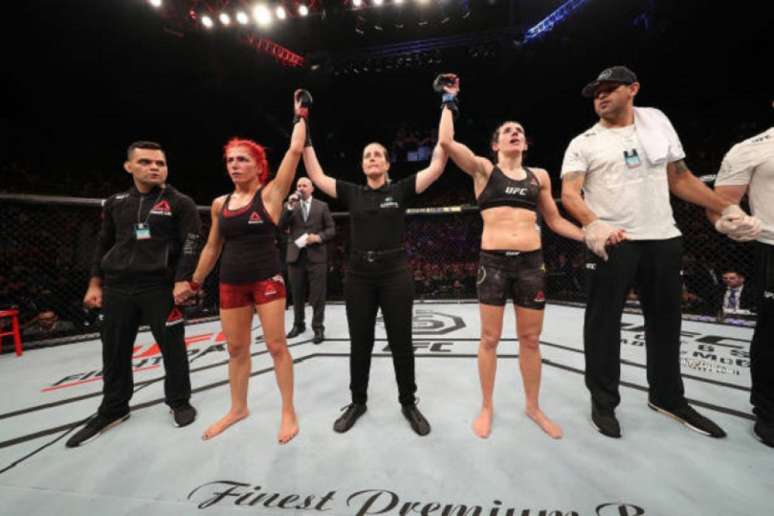 Marina Rodriguez teve bom desempenho no empate contra Randa Markos no UFC São Paulo (Foto: Getty Images)