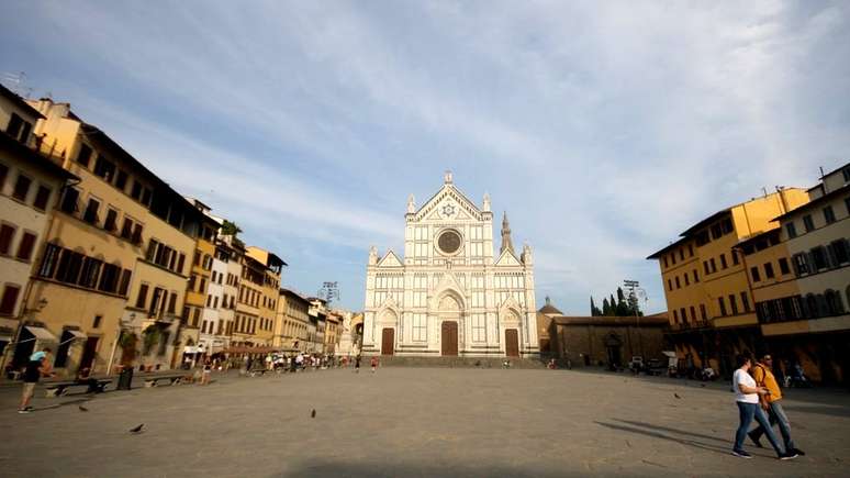 A Bas&iacute;lica de Santa Cruz, em Floren&ccedil;a, fez o escritor Stendhal ter alucina&ccedil;&otilde;es e passar mal: nascia a&iacute; a S&iacute;ndrome de Stendhal, ou hiperculturemia.