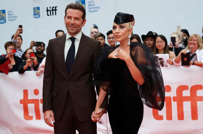 Ator Bradley Cooper e cantora Lady Gaga posam para fotos em evento em Toronto, Canadá 09/09/2018 REUTERS/Mario Anzuoni 