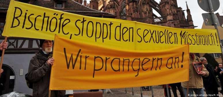 Cidadãos alemães exigem há anos o fim dos abusos sexuais por membros da Igreja