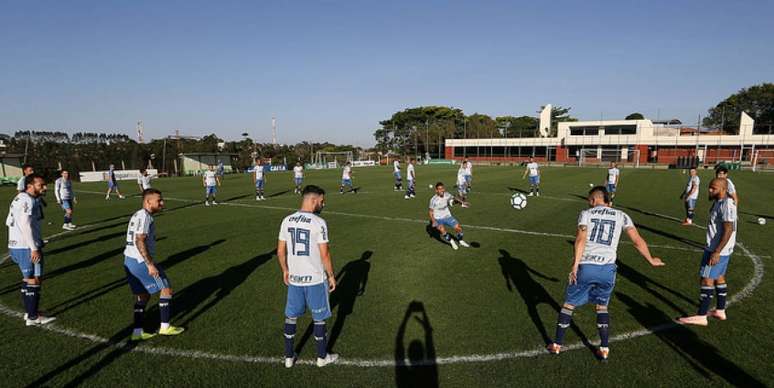Jogadores do Palmeiras durante o treino desta tarde, no CT do América-MG (Foto: Cesar Greco)
