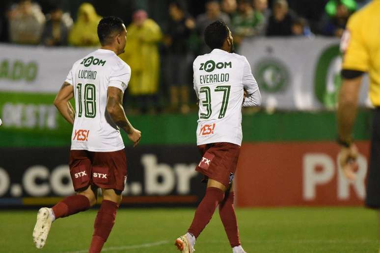 Everaldo abriu o placar na Arena Condá