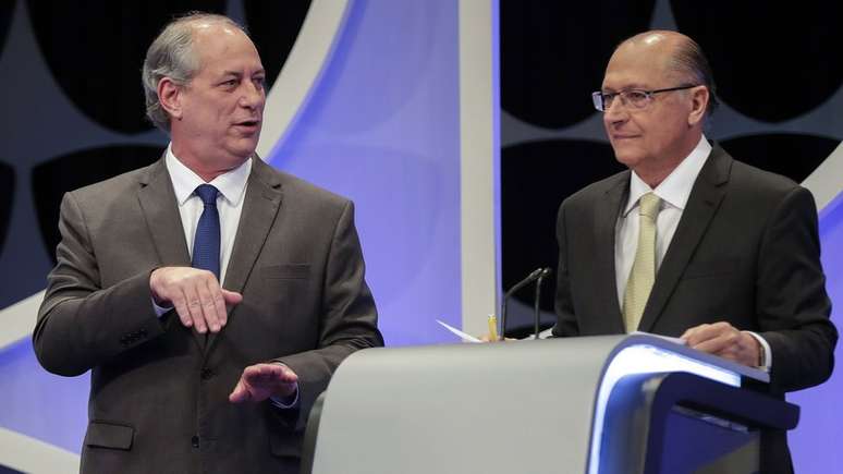 Ciro Gomes e Geraldo Alckmin ocupam a terceira e a quarta colocação, respectivamente, e tentam conquistar uma vaga no segundo turno na reta final das eleições