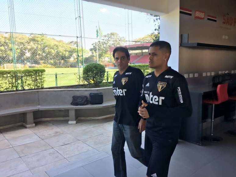 Jogador se machucou contra o Santos e é dúvida para o jogo de domingo (Fellipe Lucena)