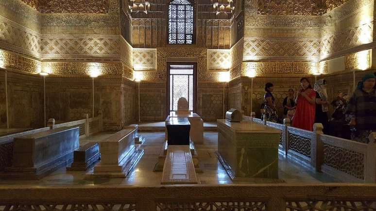 Samarcanda tem dezenas de tumbas onde est&atilde;o enterrados famosos l&iacute;deres religiosos